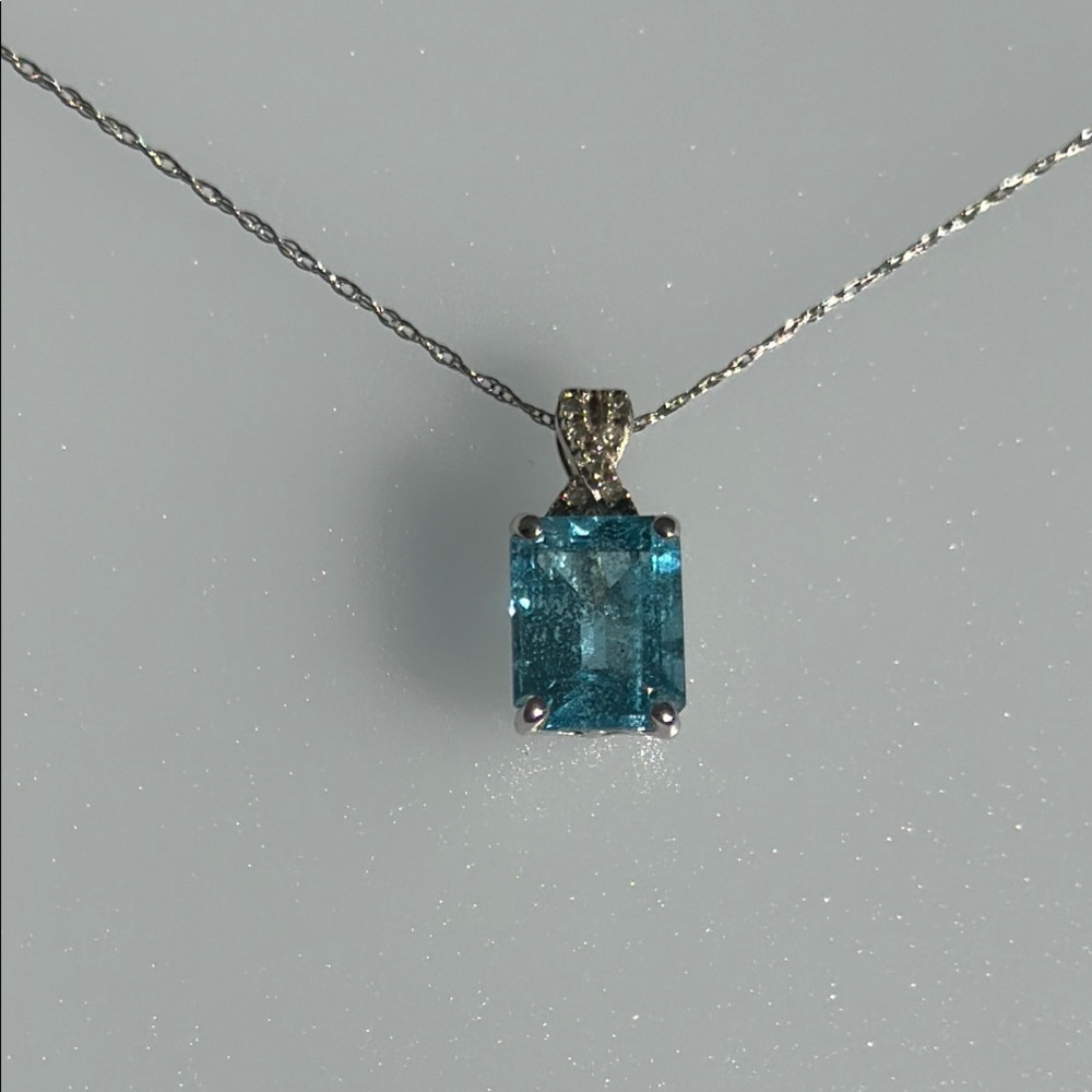 14k real solid white gold Topaz diamonds necklace